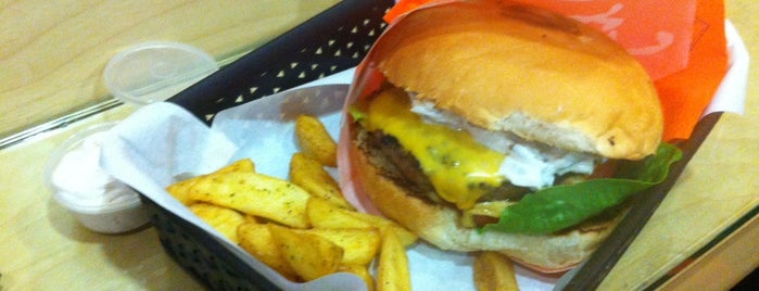 Burger Bar is one of Asiminaさんの保存済みスポット.