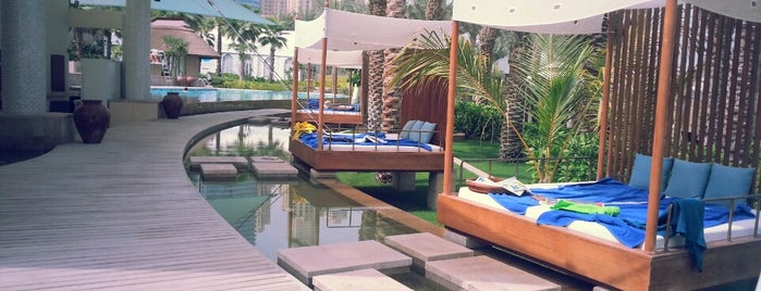 Ritz Carlton PoolArea is one of clive’s Liked Places.