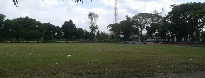 Lapangan Trirenggo is one of Favorite Great Outdoors.