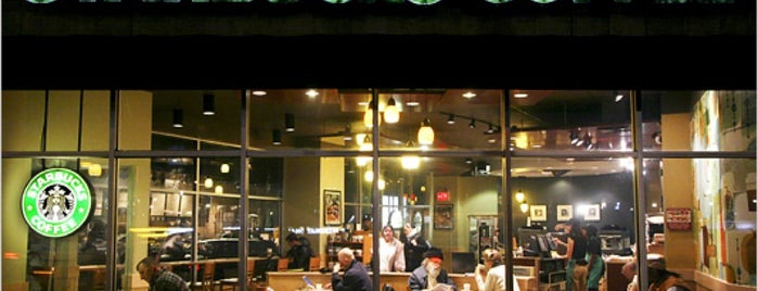 Starbucks is one of สถานที่ที่ Настена ถูกใจ.