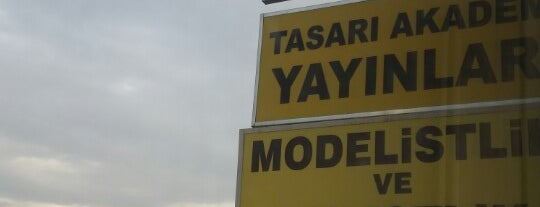 Tasarı Akademi İzmir is one of Tempat yang Disukai Gencer.
