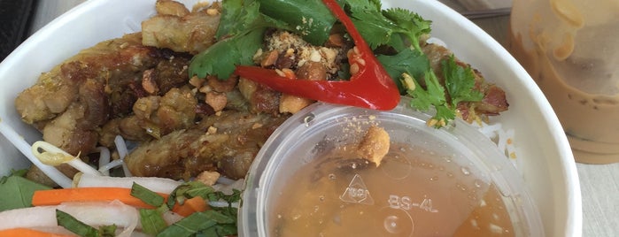 District 5 Viet Street Food is one of Tempat yang Disukai Nikhita.