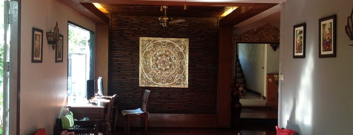Rachamankha Flora House Chiang Mai is one of Chiangmai Guest House.