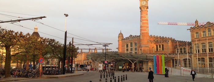 Station Gent-Sint-Pieters is one of Gent.