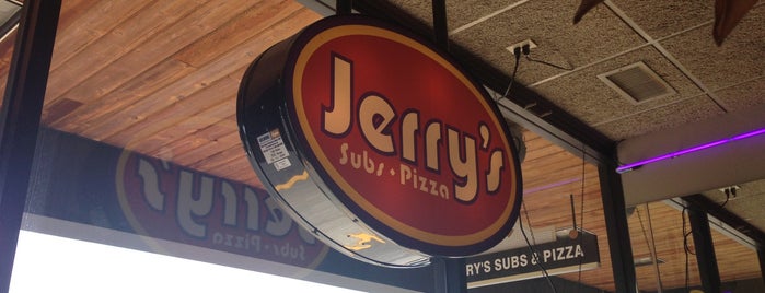 Jerry's Subs and Pizza is one of Tempat yang Disukai Yinka.