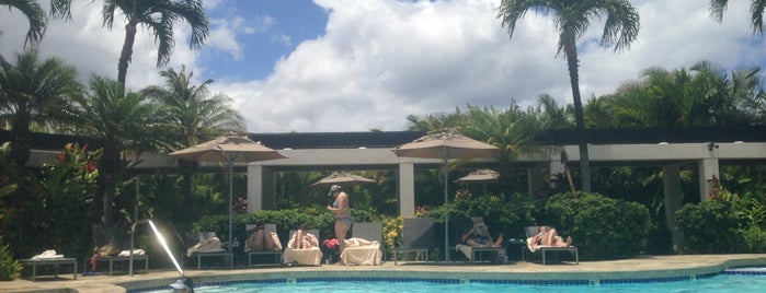 Maui Coast Hotel is one of Tempat yang Disukai Kelly.