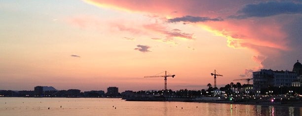 Plage de Saint-Raphaël is one of St Raphael.