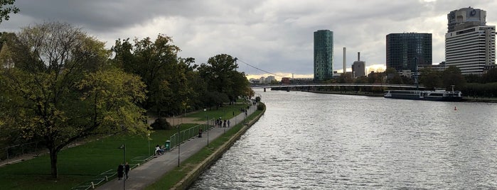 Trattoria Promis is one of Frankfurt Essen.