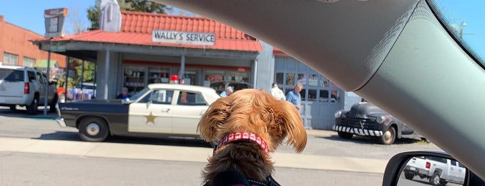 Wally's Service Station is one of Mayberry.