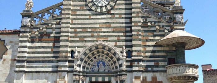 Piazza del Duomo is one of Lugares guardados de Marco.