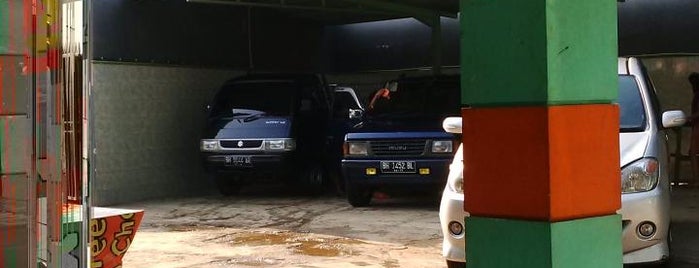 Meiky car wash is one of Car Wash Jambi.