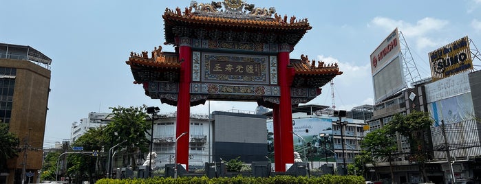 Royal Jubilee Gate is one of POI.