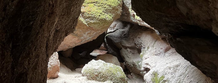Bear Gulch Caves is one of Cali Road Trip.