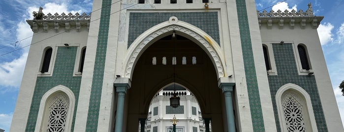 Masjid Raya Al-Mashun is one of Medan.