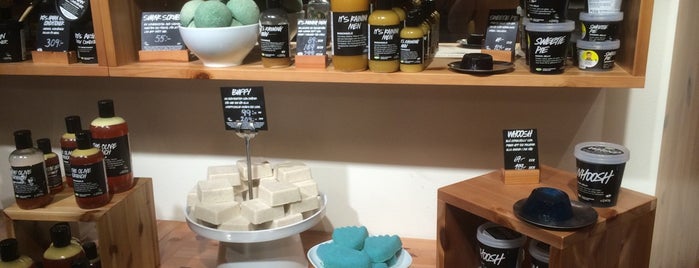 Lush is one of J.さんのお気に入りスポット.