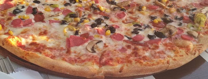 Sünger Pizza is one of Yaseminさんのお気に入りスポット.