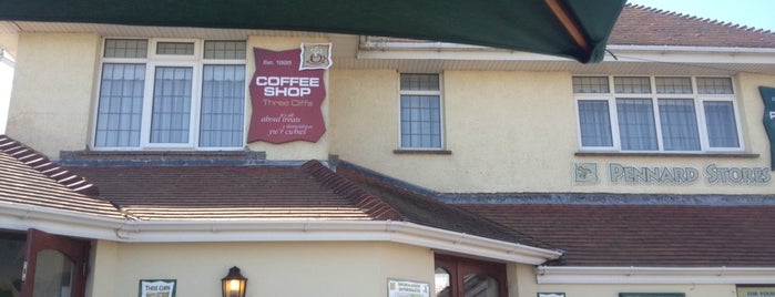 Three Cliffs Coffee Shop is one of Lugares favoritos de Plwm.