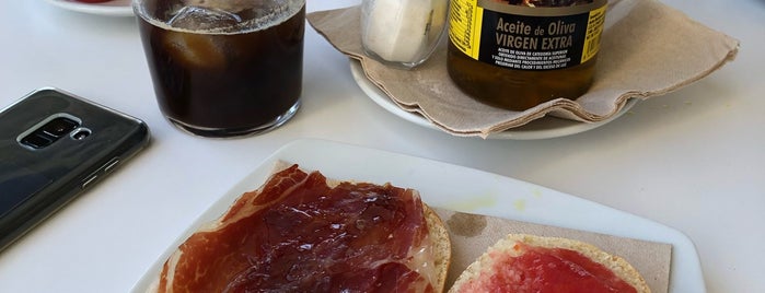 Meson Chamaleo is one of Comer (bien) en Jerez.