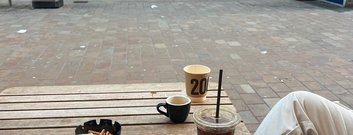 200 Degrees Coffee is one of Leeds city centre coffee.