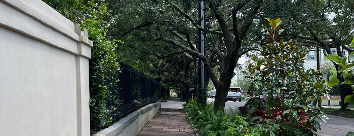 Garden District is one of New orleans.