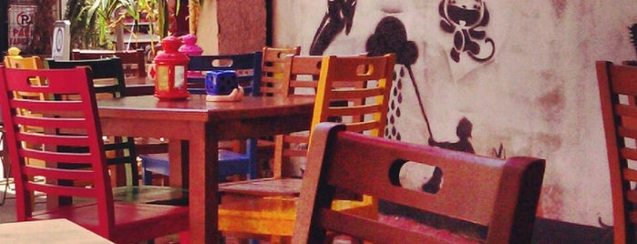 Arka Plan Cafe is one of สถานที่ที่ Denizhan ถูกใจ.