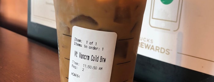 Starbucks is one of Lugares guardados de Kimmie.