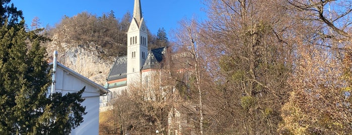 Veslaška promenada is one of Bled.