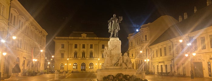 Klauzál tér is one of 96. Szeget.