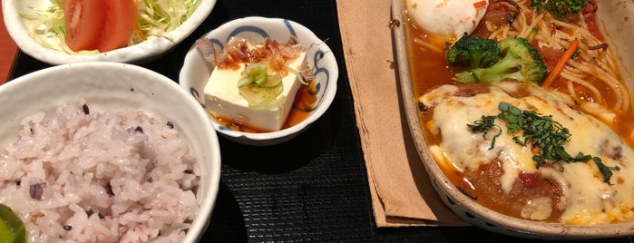 燦廚 (サングリア) is one of Sakuragaoka lunch.