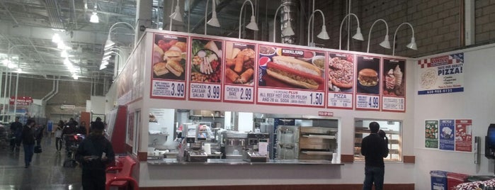 Costco Food Court is one of Locais curtidos por Larry.