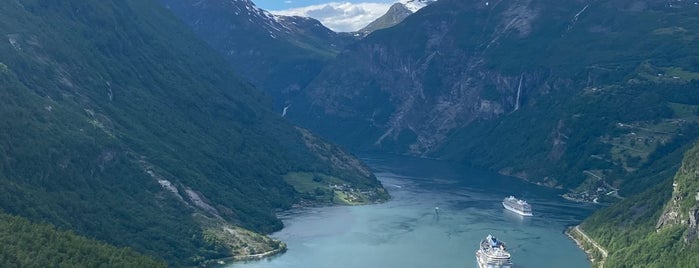 Geirangerfjorden is one of Norway 🇳🇴.
