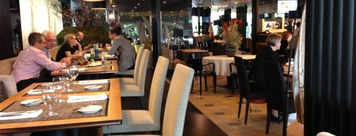 Avantgarde Restaurant&Café is one of Locais curtidos por Maruška.