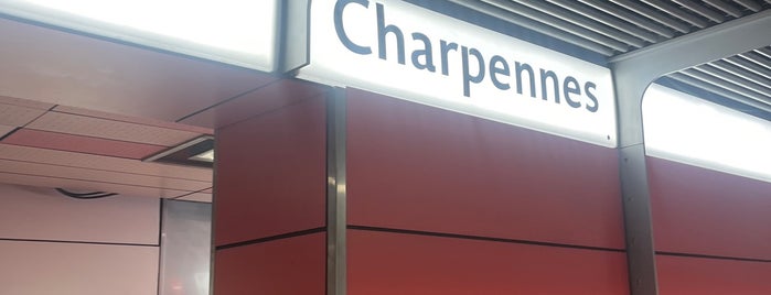 Métro Charpennes —Charles Hernu ⒶⒷ is one of Metro-Tram.