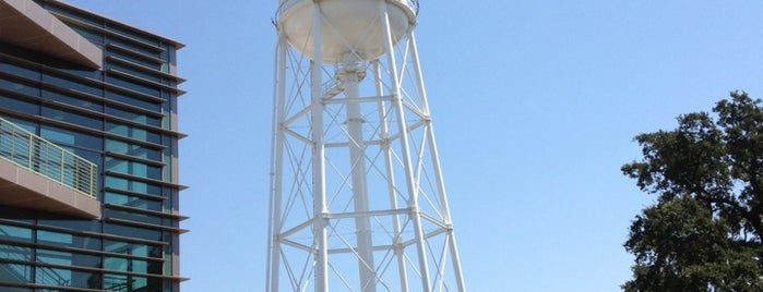 UC Davis Water Tower is one of สถานที่ที่ Soowan ถูกใจ.