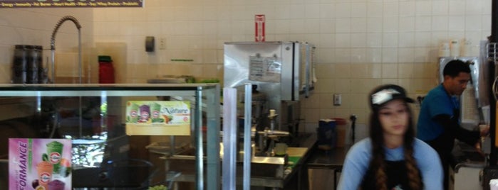 Robeks Fresh Juices & Smoothies is one of Locais curtidos por Ashley.