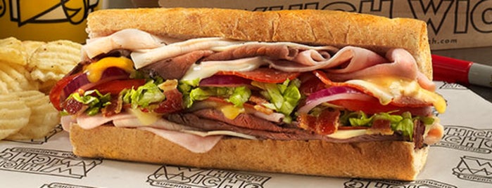 Which Wich? Superior Sandwiches is one of Tempat yang Disukai Antoinette.