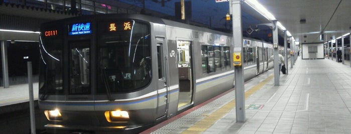 JR Platforms 5-6 is one of JR神戸線の駅ホーム.