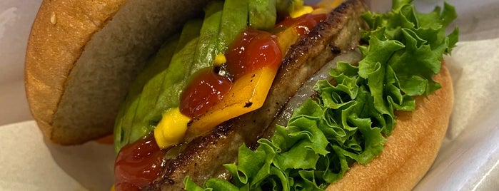 Freshness Burger is one of 荻窪.