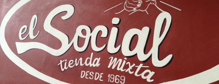 El Social is one of Medellin bebida.