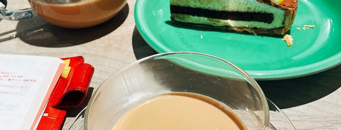瑠之亜珈琲 is one of カフェ・喫茶.