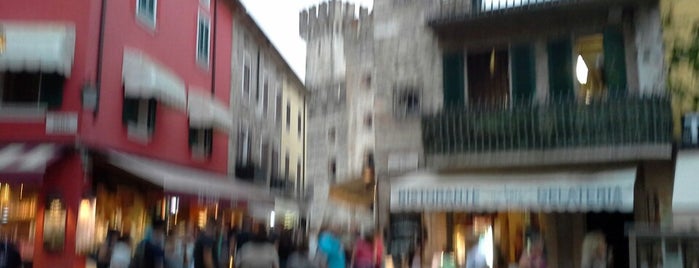 Sirmione is one of Ве.