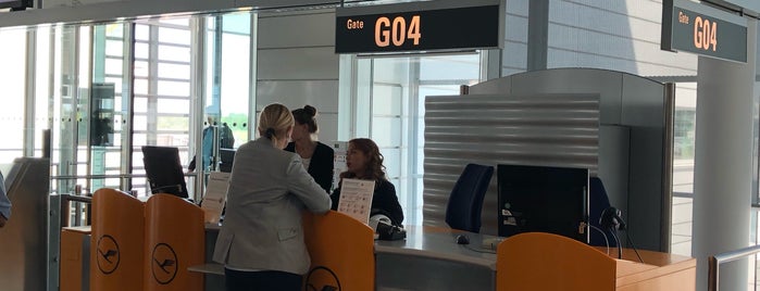 Gate G04 is one of Milos’s Liked Places.
