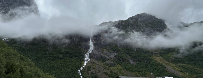 Jostedalsbreen nasjonalpark is one of North Europe.