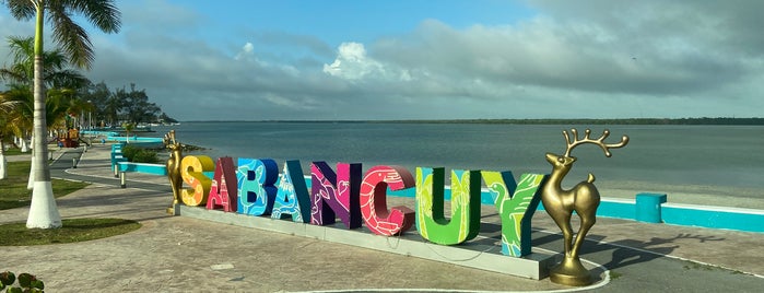 Malecón de Sabancuy is one of สถานที่ที่ Yanira ถูกใจ.