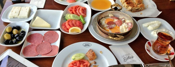 Emirgan Sütiş is one of Favorite Food & Place.