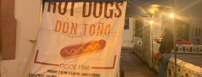 Hot-Dogs Don Toño is one of QRO.