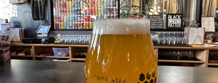 Lamplighter Brewing Co. is one of Boston To-Do List.