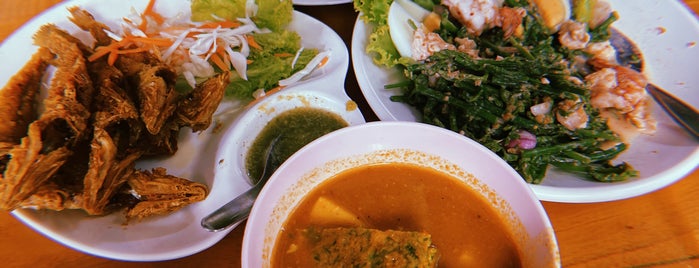 ร้านอาหารสวนชื่นสุข is one of Recommend Food in Hat Yai.