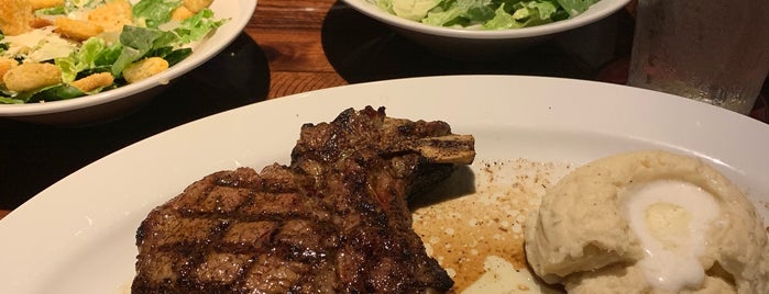 LongHorn Steakhouse is one of Buffalo restaurants to try.