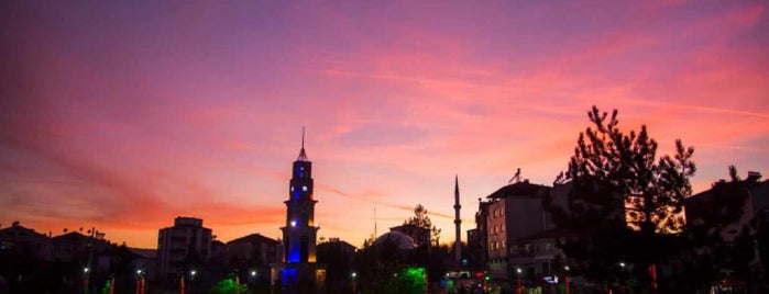 Asarcık Meydan is one of Posti che sono piaciuti a Buğra.